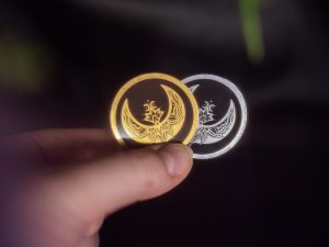 sticker métallisé "lune ornementale"