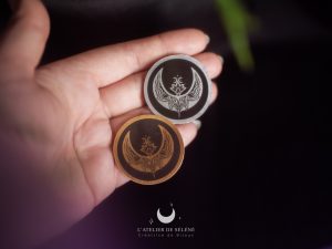 sticker métallisé "lune ornementale"