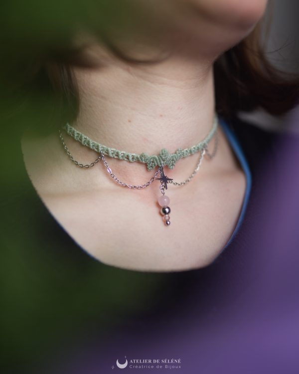 nymphéa ras de cou vert pastel avec perle de quartz rose (doré) (copie)