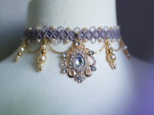 collier doré style bridgerton