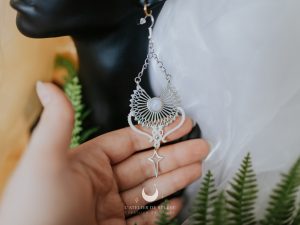 boucles d'oreilles étoile et mandala blanches et argentées