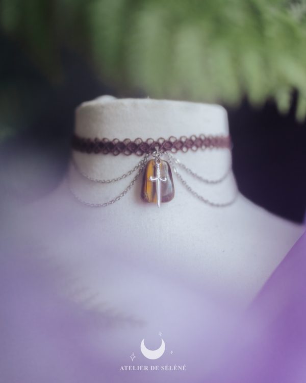 ras de cou beige avec pendentif upcyclé en larimar