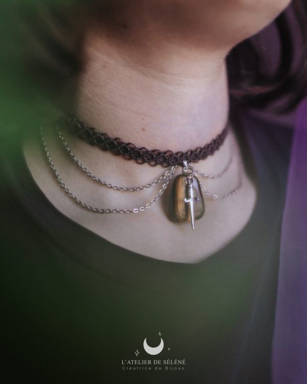 ras de cou beige avec pendentif upcyclé en larimar