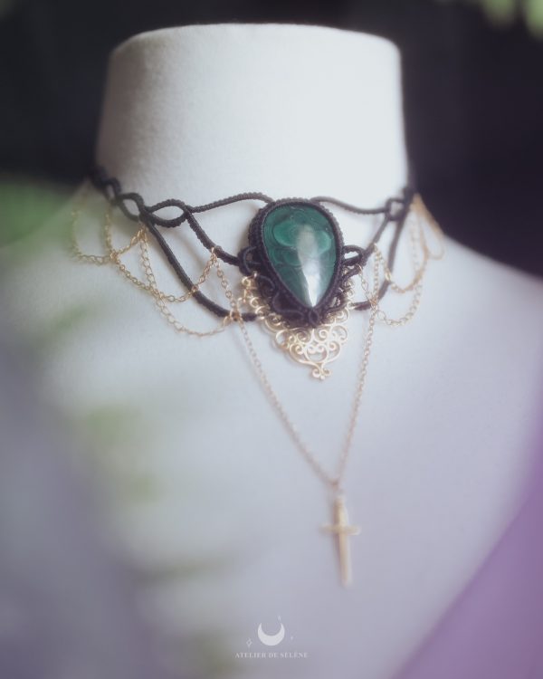 Collier avec une malachite