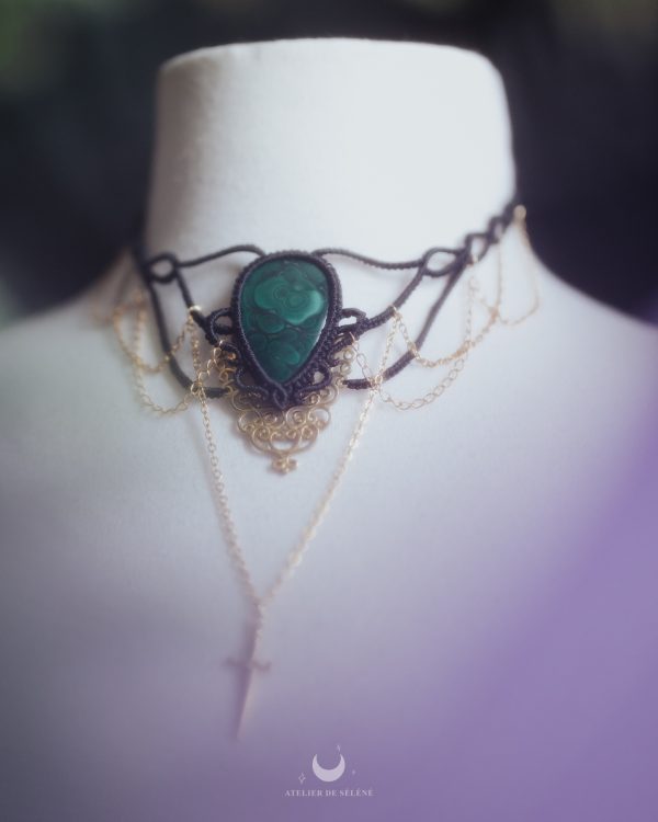 Collier avec une malachite