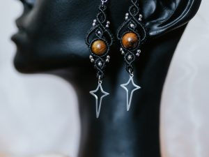 boucles d'oreilles noires & argentées