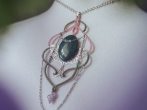 layla collier pendentif malachite rose et vert