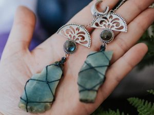 ecarteur/boucle d'oreilles argenté en améthyste