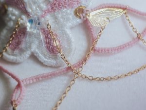 winx club collier ailes de fées rose et blanc brodé et tissé