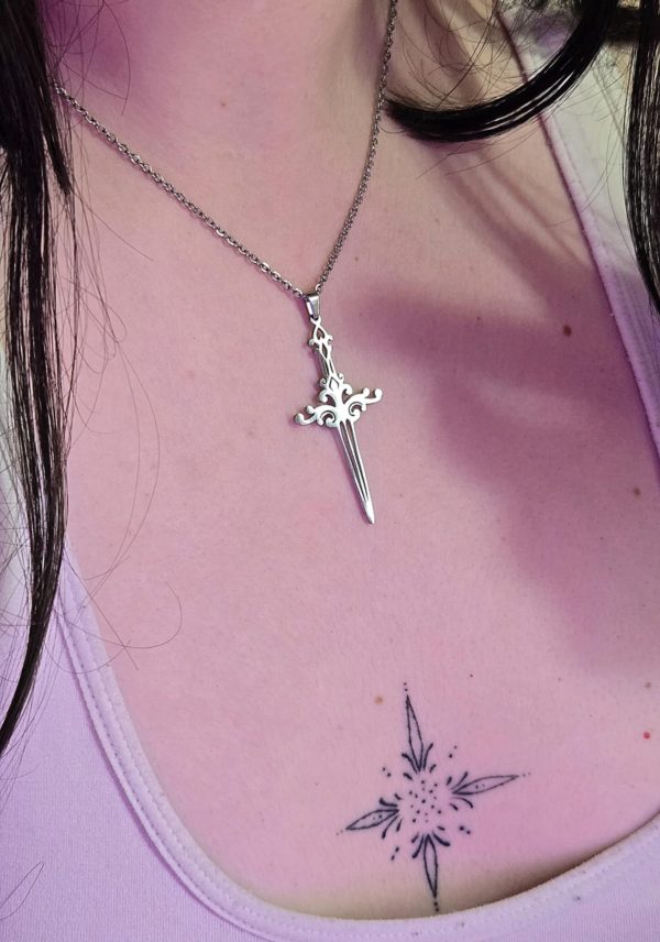 collier pendentif épée doré ou argenté (grade b)