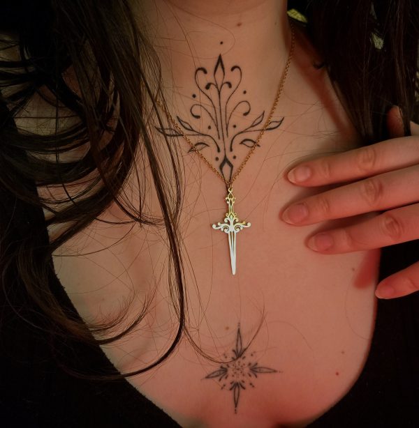 collier pendentif épée doré ou argenté (grade b)