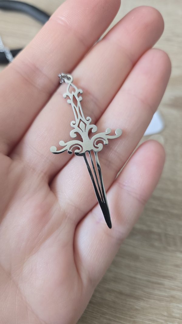 collier pendentif épée doré ou argenté (grade b)