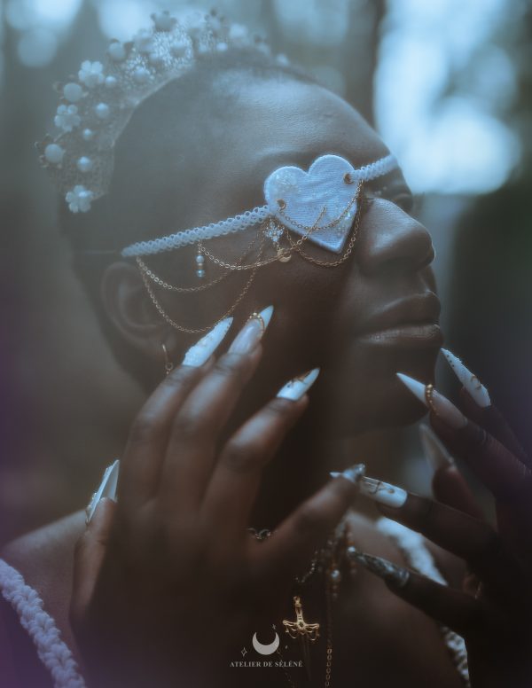 cache oeil blanc atelier de séléné x lynxina (oeil droit et oeil gauche)