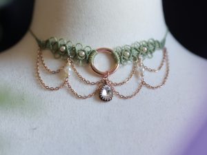 Choker rose gold avec des perles